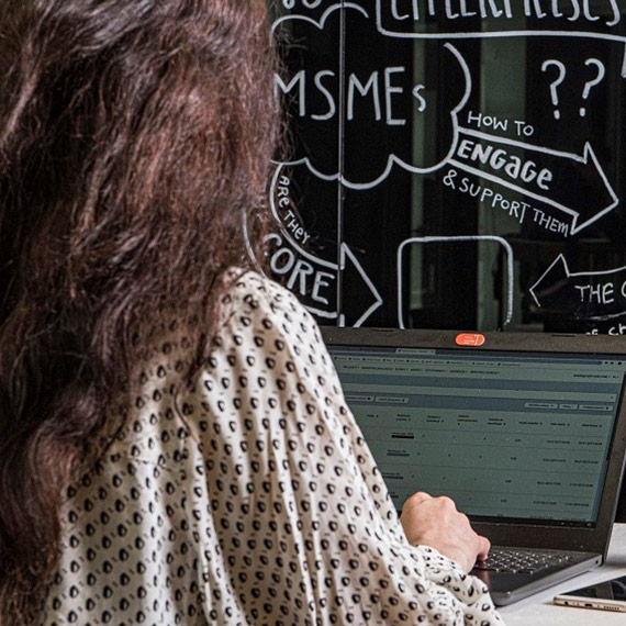 Spadek nie odwraca trendu. Otwarcia firm dominuj nad zamkniciami. Nowe dane z CEIDG