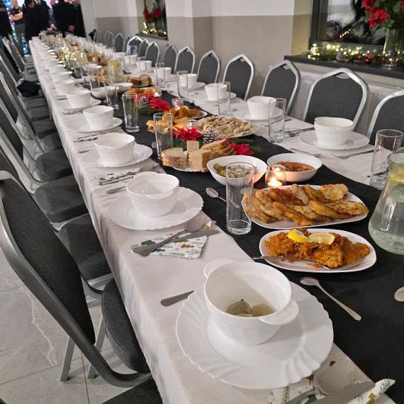 Strażacka wigilia w Świerznie. Wspólnota, tradycja i ciepło przed świętami