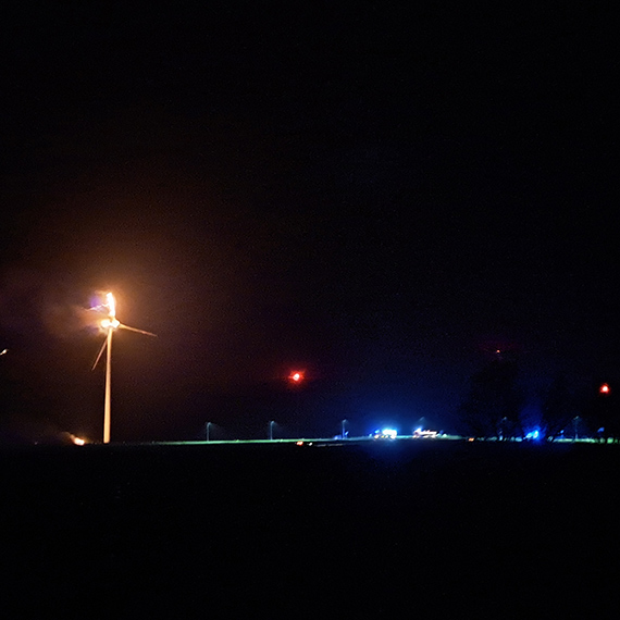 Poar turbiny wiatrowej midzy Koniewem a Skoszewem. Mieszkacy: najpierw by potny huk, potem sup ognia