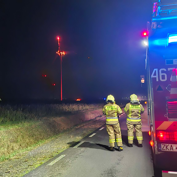 Poar turbiny wiatrowej midzy Koniewem a Skoszewem. Mieszkacy: najpierw by potny huk, potem sup ognia