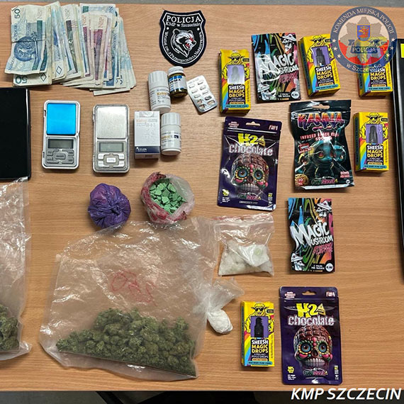 Narkotyki i środki psychotropowe w ciastkach, czekoladzie i żelkach – dzięki policjantom nie trafią na czarny rynek