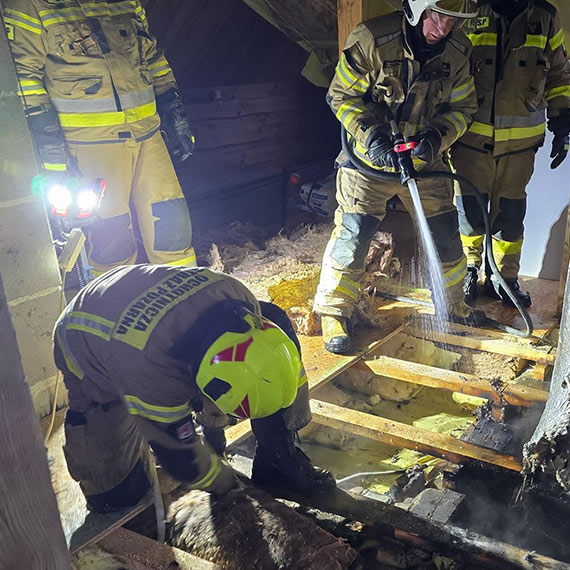 Po�ar stropu w Domys�owie