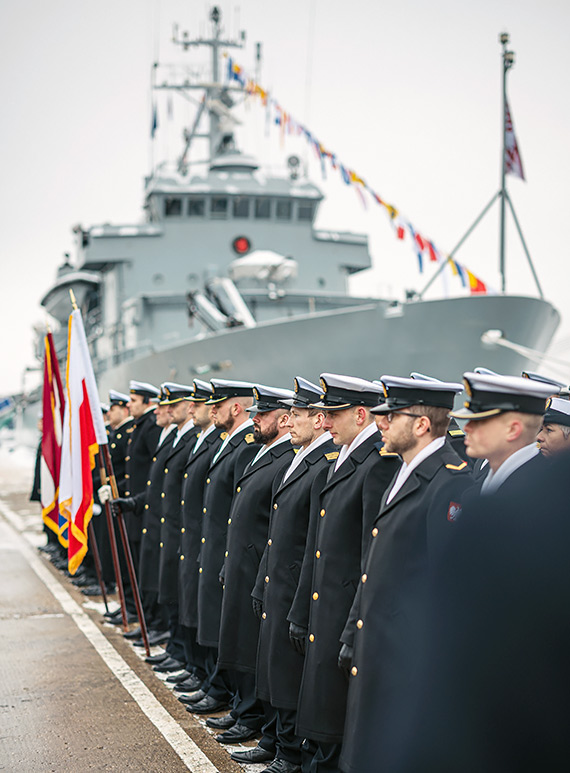 Polacy na czele Sta�ego Zespo�u Si� Obrony Przeciwminowej NATO Grupa 1