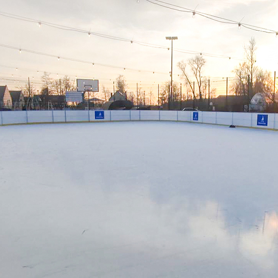 Gmina Dziwn�w inwestuje w obiekty sportowe