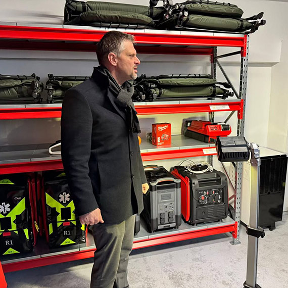 Nowy sprz�t dla s�u�b ratunkowych w gminie Dziwn�w. Wsparcie z KPO trafi�o do OSP, SAR i WOPR