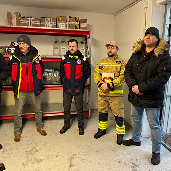 Nowy sprz�t dla s�u�b ratunkowych w gminie Dziwn�w. Wsparcie z KPO trafi�o do OSP, SAR i WOPR