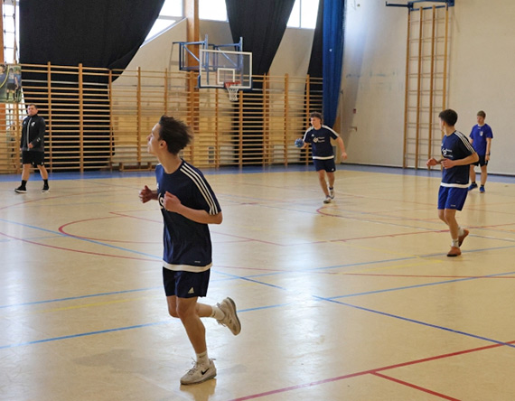 Mistrzostwa Powiatu Kamie�skiego w Pi�ce R�cznej