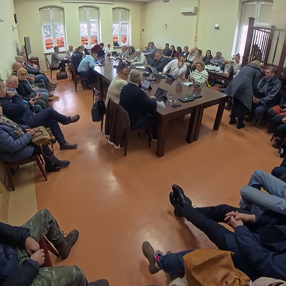 Wiatraki w gminie Wolin. Radni cofaj� wcze�niejsz� decyzj� - procedura zosta�a zatrzymana