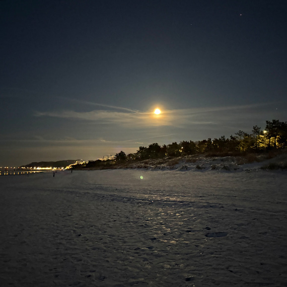 Kiedy Międzyzdroje milkną, a morze zaczyna mówić