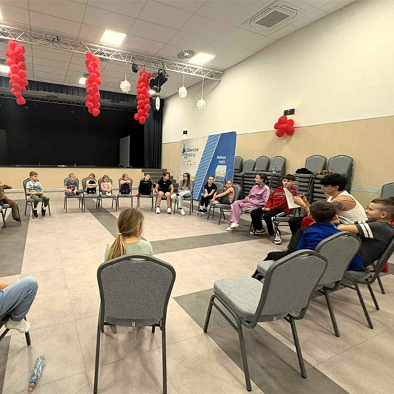 Warsztaty taneczno-aktorskie w Dziwnowskim Domu Kultury z Sebastianem Kowalczykiem i Ciapurem