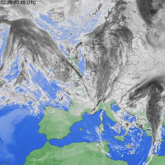 Ślisko w całym regionie. Ostrzeżenie przed gołoledzią i marznącymi opadami