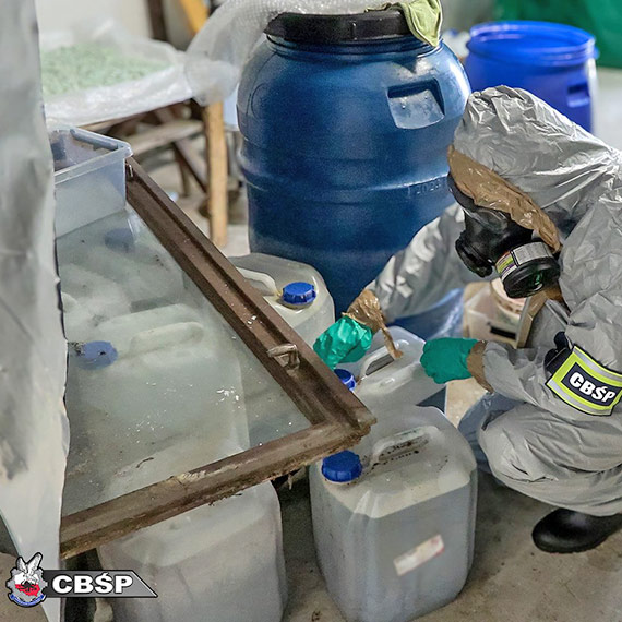 CBŚP i Policja Ukrainy rozbiły międzynarodową siatkę producentów narkotyków syntetycznych