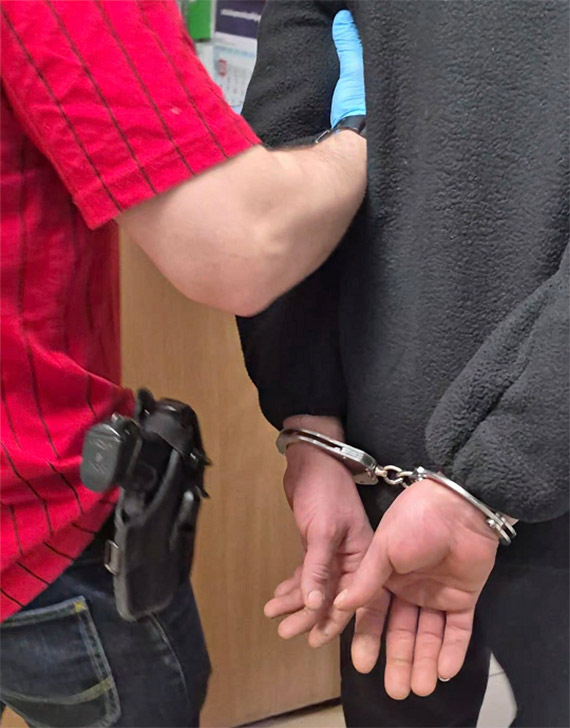 Tymczasowy areszt po kradzie�y alkoholu i ataku na pracownic� sklepu