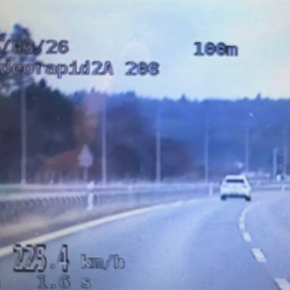 220 km/h na „krajowej trójce” – skrajna nieodpowiedzialność kierowcy
