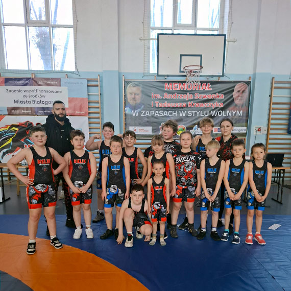 ASI Bielik Mi�dzyzdroje z udanym startem w Bia�ogardzie. Debiuty, emocje i 10. miejsce dru�ynowo