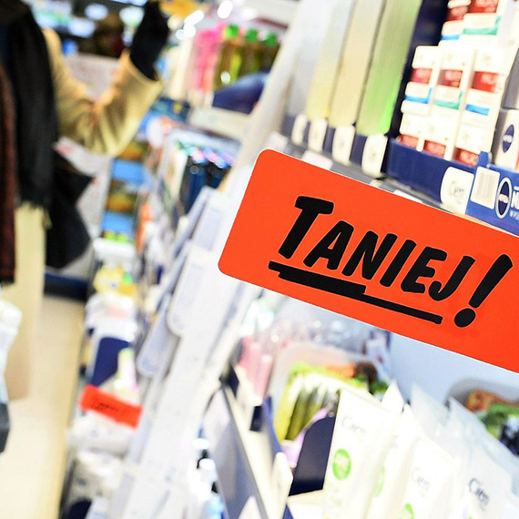 Polakom podoba się wojna cenowa. Blisko 70 proc. chce jej zaostrzenia, żeby zrobić tańsze zakupy na święta