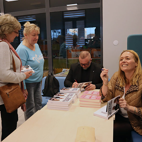 Oszustwa, szanta�e i zdrady – czyli spotkanie autorskie z Dariuszem Korganowskim i Magdalen� Kuszewsk�