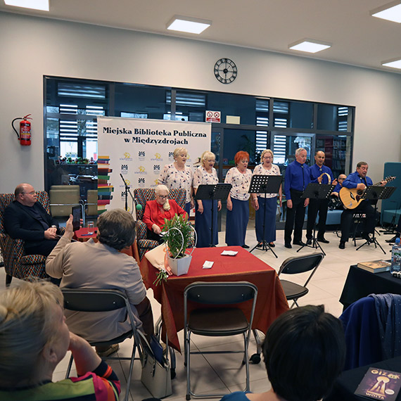 Wernisaż Elżbiety Szeklińskiej w międzyzdrojskiej bibliotece