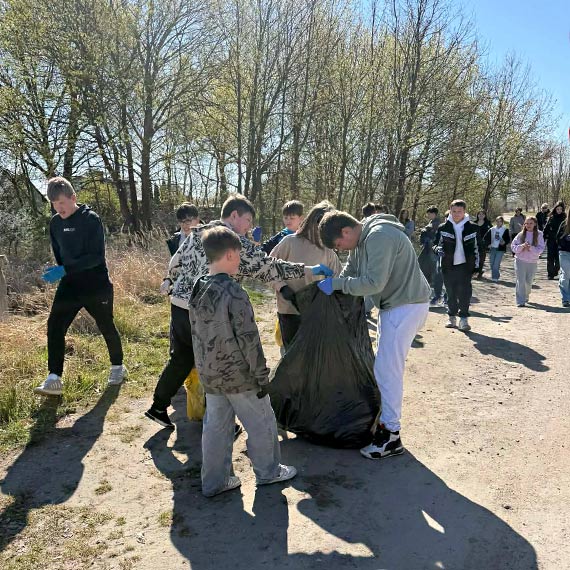 Realizacja projektu „SOS – to Ziemia wo�a ludzi”