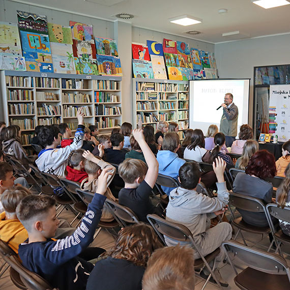 Spotkania autorskie z Marcinem Kozio�em w mi�dzyzdrojskiej bibliotece
