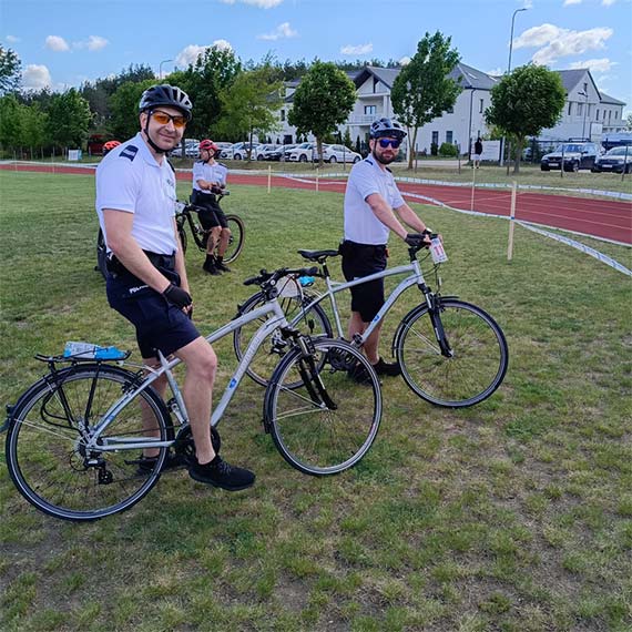 Dzielnicowi z Dziwnowa w czołówce najlepszych patroli rowerowych w Polsce