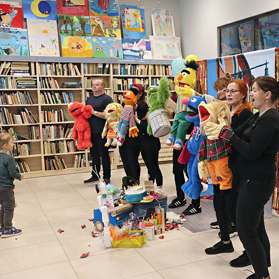 „Urodziny Oskara Zrzędy” w międzyzdrojskiej bibliotece