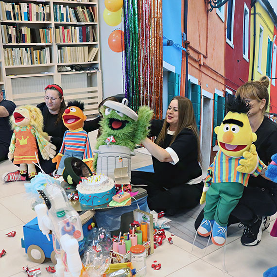 „Urodziny Oskara Zrzędy” w międzyzdrojskiej bibliotece