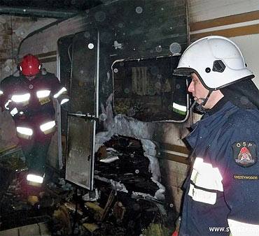 Midzywodzie: Spona przyczepa kempingowa