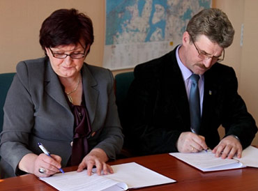 Dziwnw: Podpisano umow uyczenia przychodni