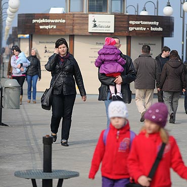 Midzyzdroje: Ciepy weekend. Nad morzem pierwsi chtni do kpieli w Batyku