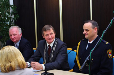 Na XXII Sesji Rady Miejskiej... wyróżnienia oraz powitanie nowych komendantów
