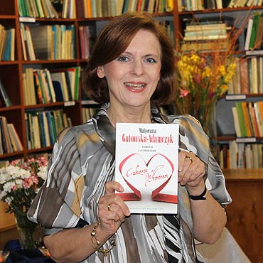 Autorka bestsellerowej sagi „Cukiernia pod amorem” gocia w midzyzdrojskiej bibliotece