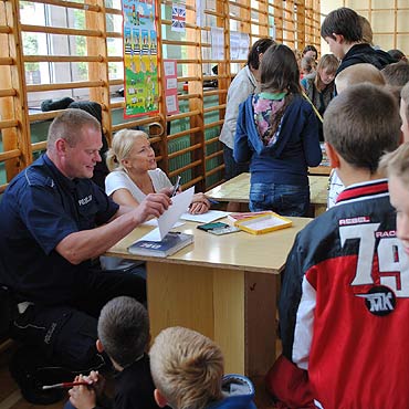 Policjanci przypominali zasady bezpieczestwa