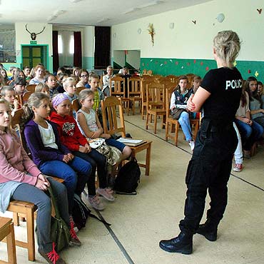 Dziwnw: Policja uczy i bawi kolonistw