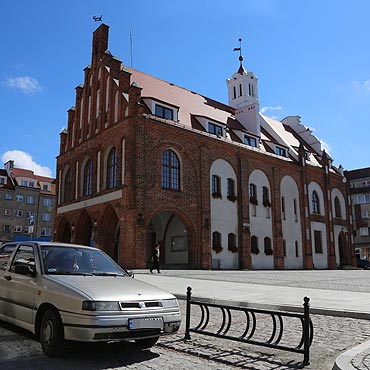 Kamie Pomorski: Stojaki wci puste