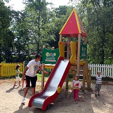 Kamieskie place zabaw coraz pikniejsze
