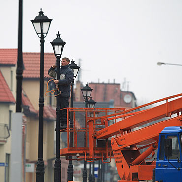 Wieszaj witeczne lampki