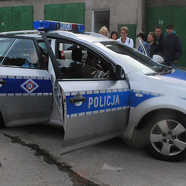 Wychowankowie Warsztatw Terapii Zajciowej odwiedzili policjantw