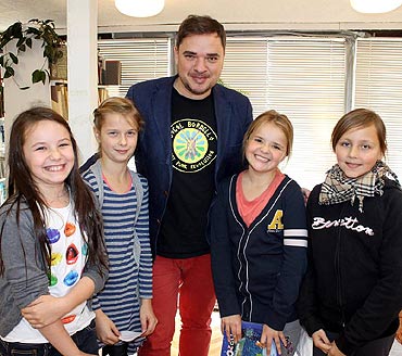 Grzegorz Kasdepke w bibliotece w Midzyzdrojach