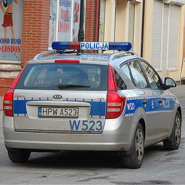 Kamie Pomorski: Wamywali si do piwnic. Kradli elektronarzdzia i.... kiszone ogrki