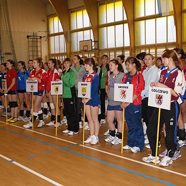 Dziwnw: Mistrzostwa wojewdztwa LZS kobiet w siatkwce
