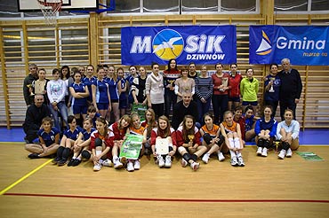Dziwnw: Mistrzostwa wojewdztwa LZS kobiet w siatkwce