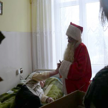 Mikoaj odwiedzi starszych i niepenosprawnych
