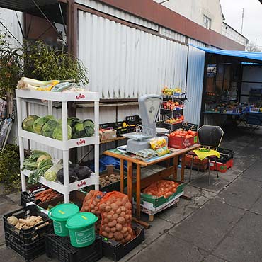 Supermarkety zabijaj targowisko