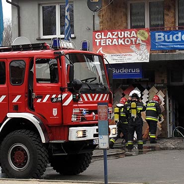 Kamie Pom.: Poar sklepu z artykuami przemysowymi