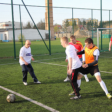 Kamieska amatorska liga szstek rozpocza rywalizacj. DarKing liderem po pierwszej kolejce!