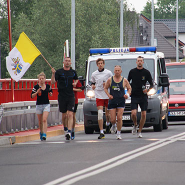 Dziwnów: Pamiętali o papieżu. Przebiegli 3530 kilometrów