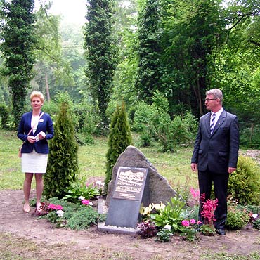 Tablica przypominajca Dom Zdrojowy - Dziwnw Wschd odsonita