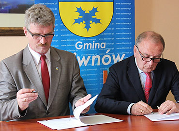 Dziwnw: Poprawi si jako wody pitnej. Burmistrz podpisa umow na budow stacji uzdatniania