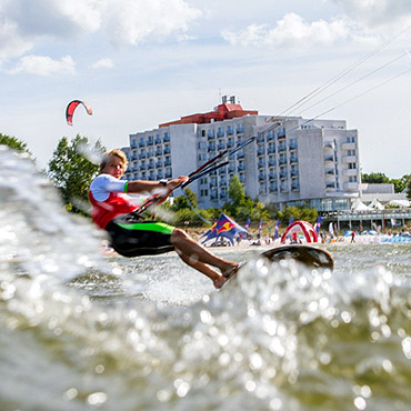 Midzyzdroje: Kitesurferzy rywalizowali na wodzie